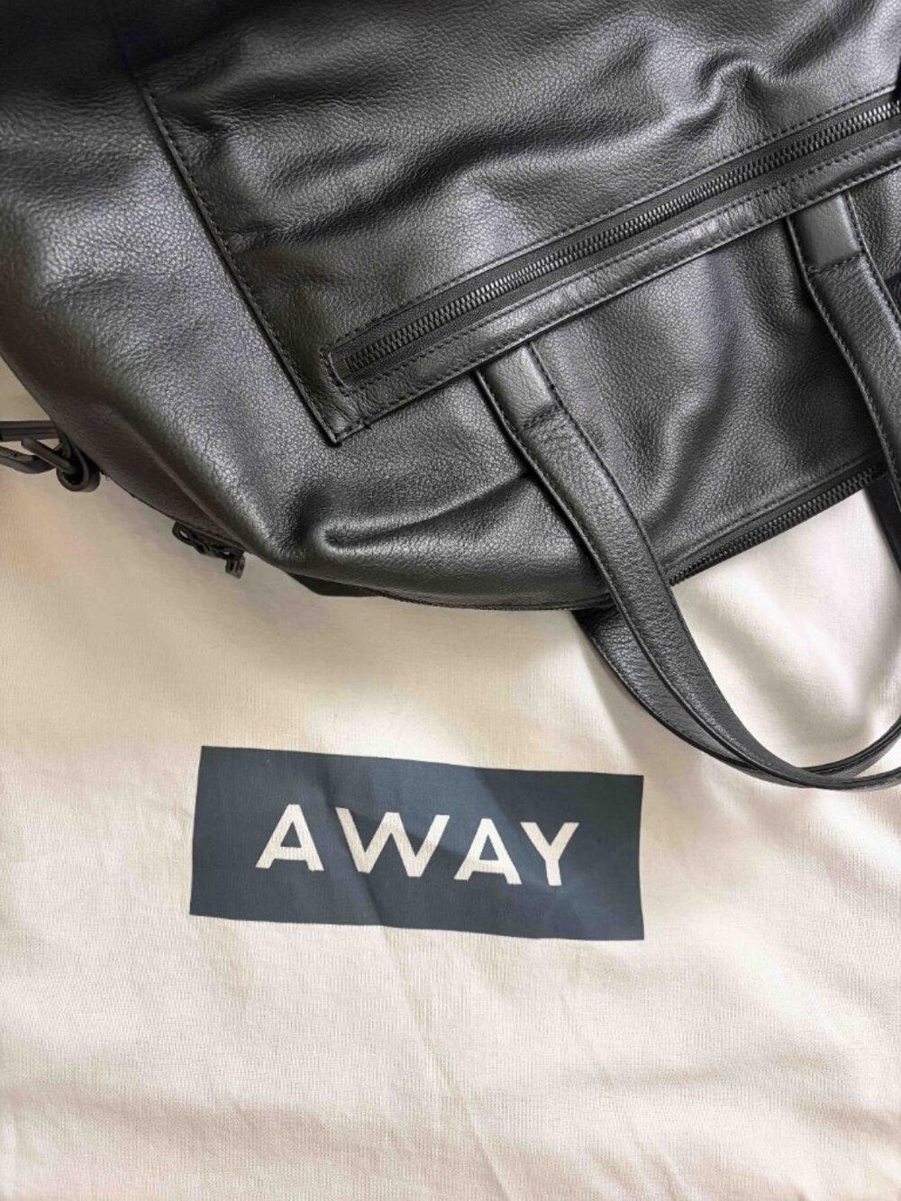 AWAY The Everywhere Travel Weekend Bag in Black Leather - Picture 8 of 8